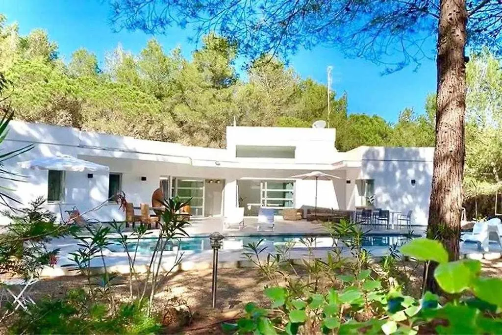 Peaceful Villa In Santa Gertrudis Santa Gertrudis